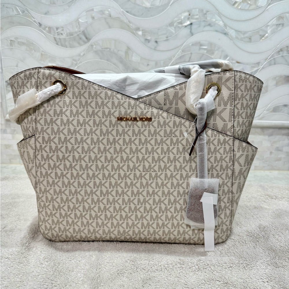 NWT Michael Kors Cream Shoulder Bag with Monogram Design